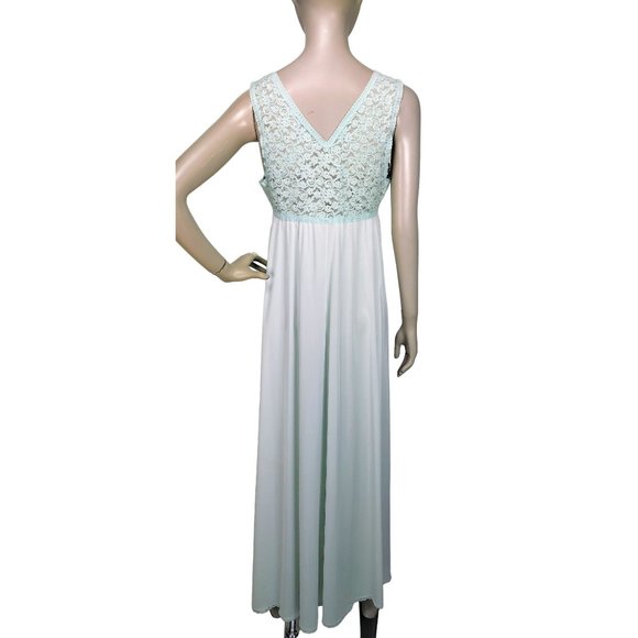 Vintage 70s Vanity Fair Powder Blue Lace Bust/Back Nylon Long Nightgown … - Picture 4 of 9
